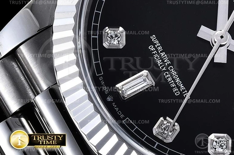 0513 RDD0220E – DayDate 36mm Functional 700